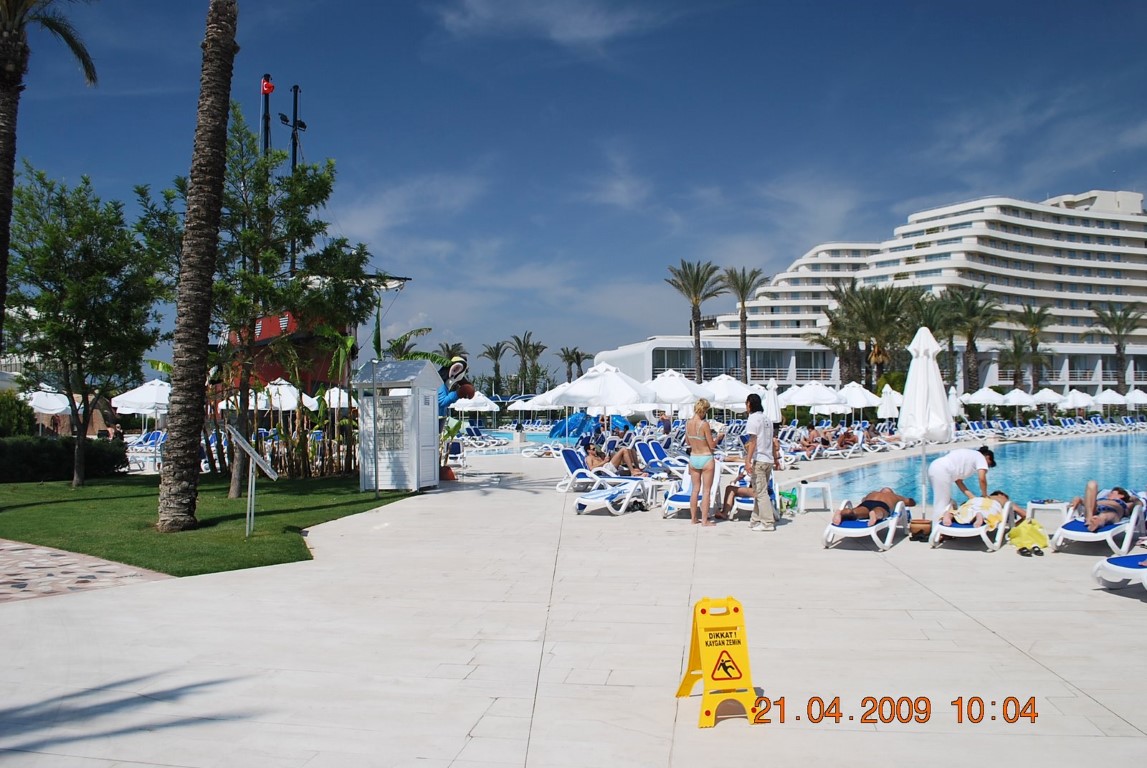 imagini hotel TITANIC LARA